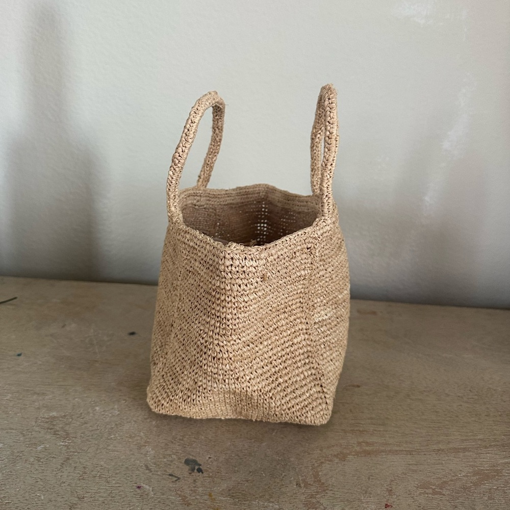 Woven Straw Tote Bag in Natural - Lightweight Summer Handbag - Picture 3 of 16